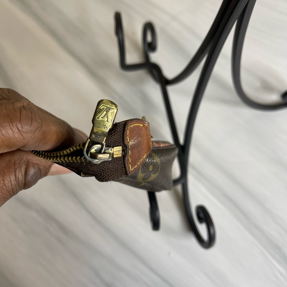 Louis Vuitton accessory pouch monogram patch mini - Picture 10 of 13